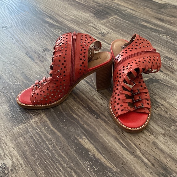 Jeffrey Campbell heeled sandals! 🐝 - Picture 3 of 7